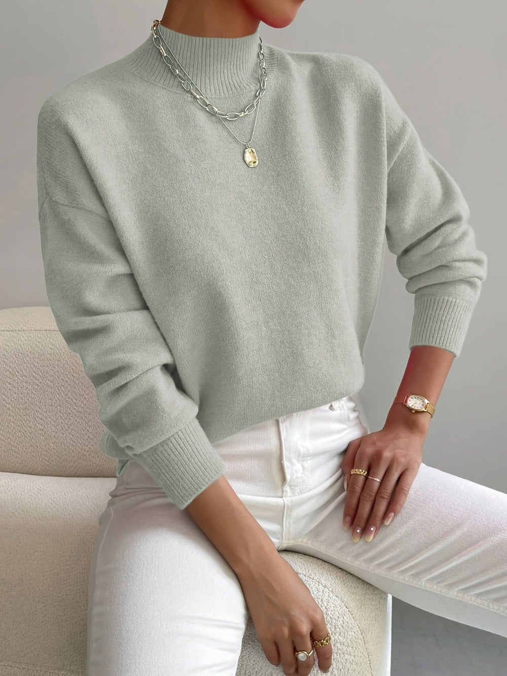 Classic High Neck Sweater – Weicher Strickpullover für mühelose Eleganz