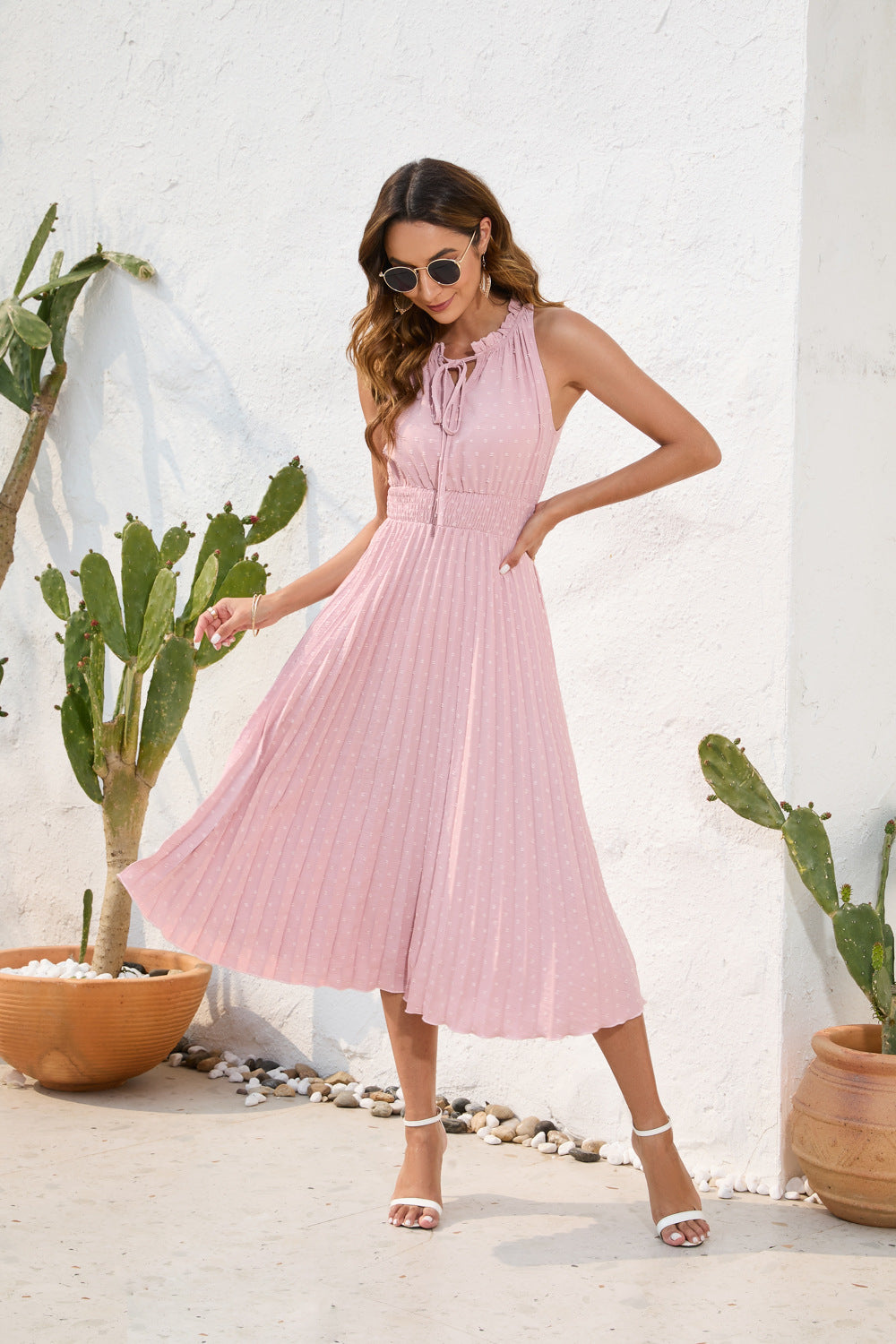 Elegantes Falten Halter Neck Kleid