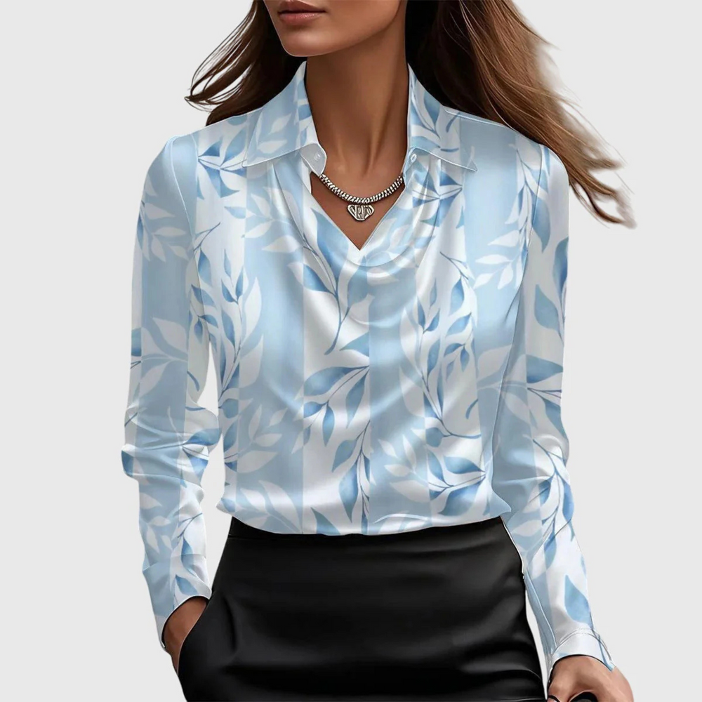 Lynn Elegante Bluse | Hellblau mit Blattmuster