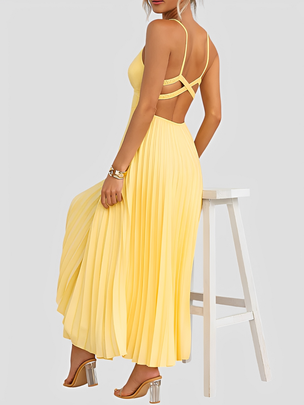 Anjanae - Schickes Kleid mit V-Ausschnitt und Faltenrock