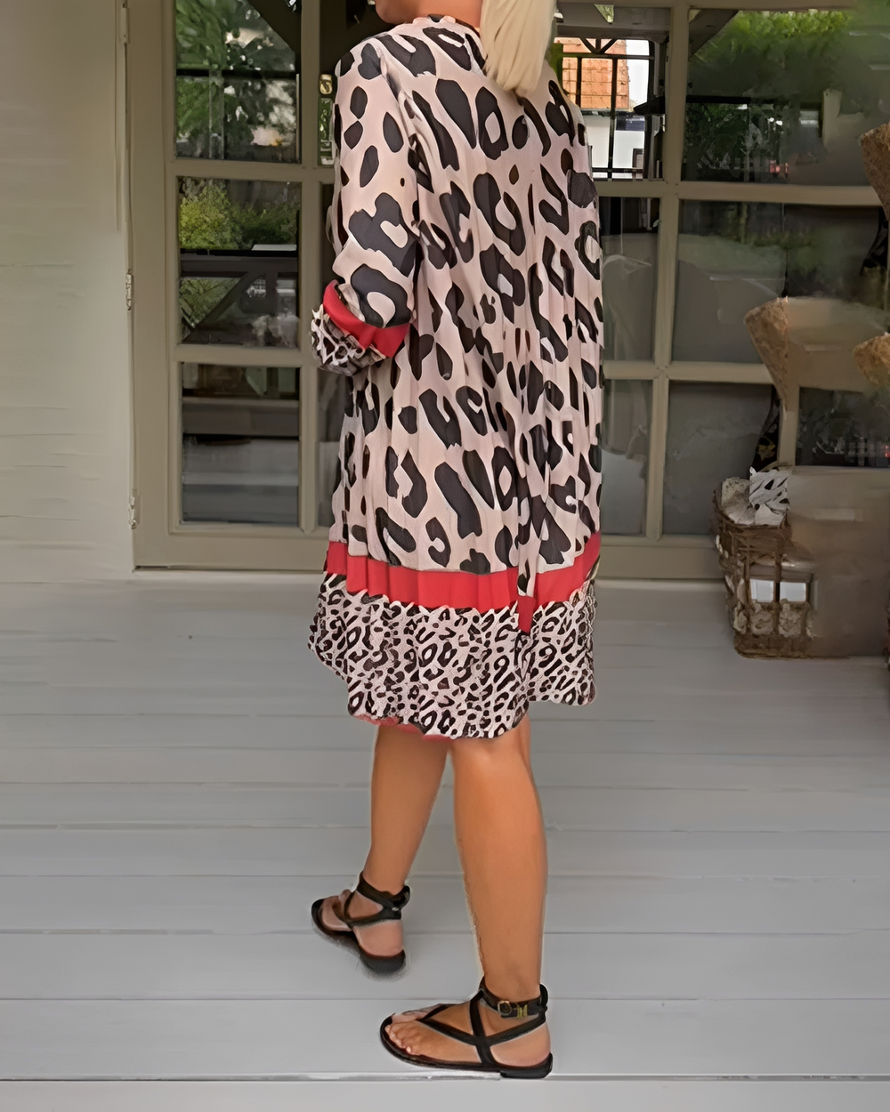 Marfie - Schickes Mini-Kleid mit V-Ausschnitt