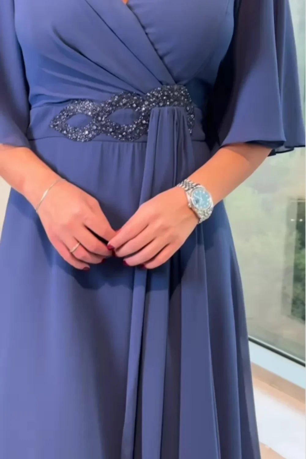 Ezina – Elegantes Langes Tuch kleid