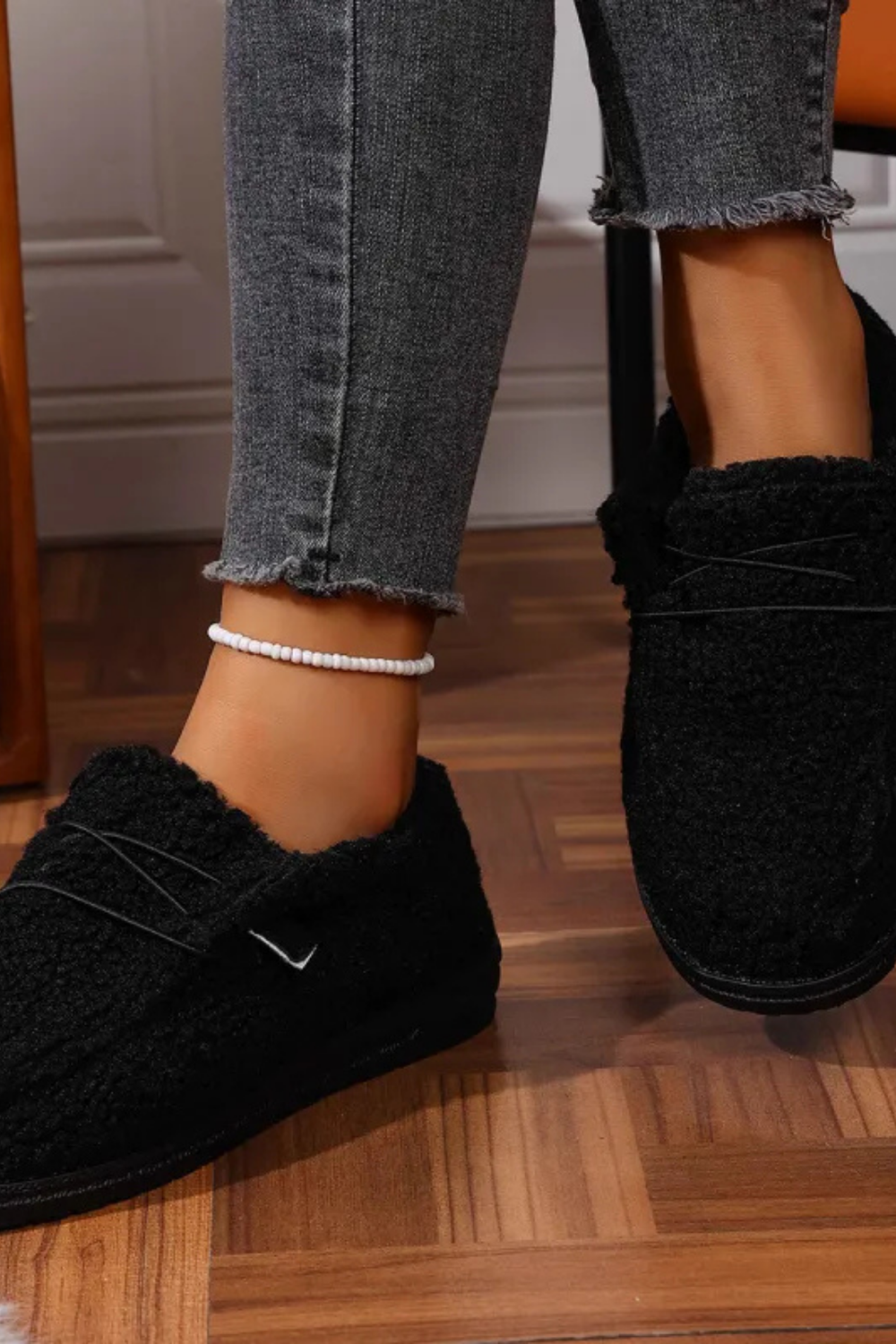 Winnie Warme Teddy Slippers | Schwarz