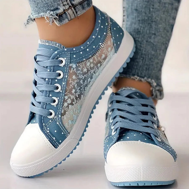 CARO | ELEGANTE DAMEN-SNEAKER MIT FLORALEN DETAILS
