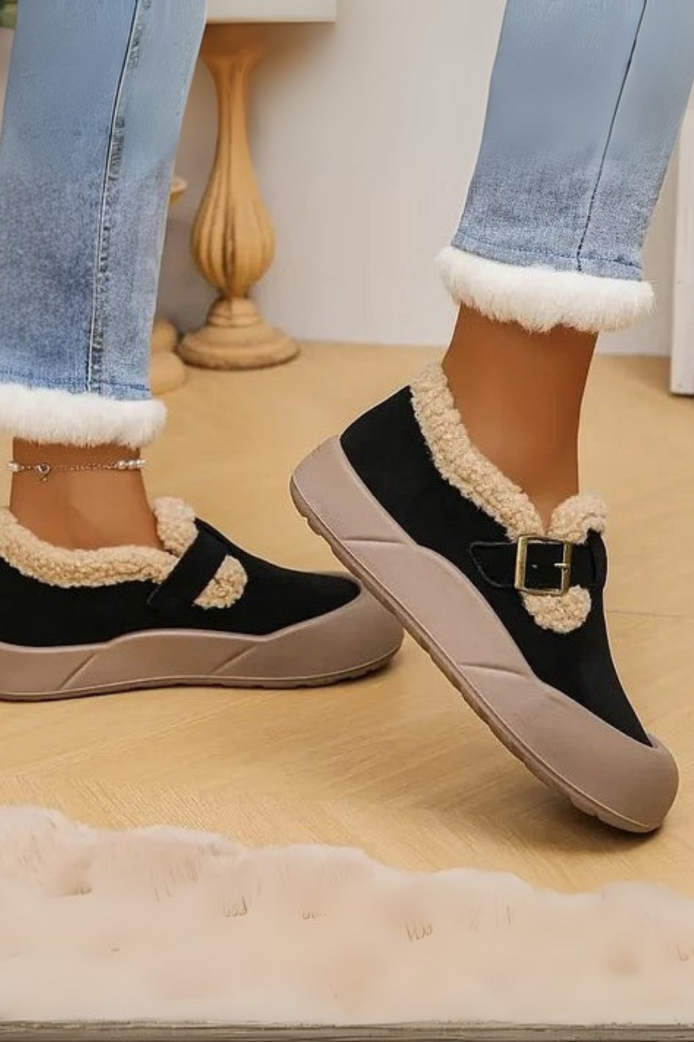 Ivory Bequeme Schuhe mit Fleecefutter | Schwarz