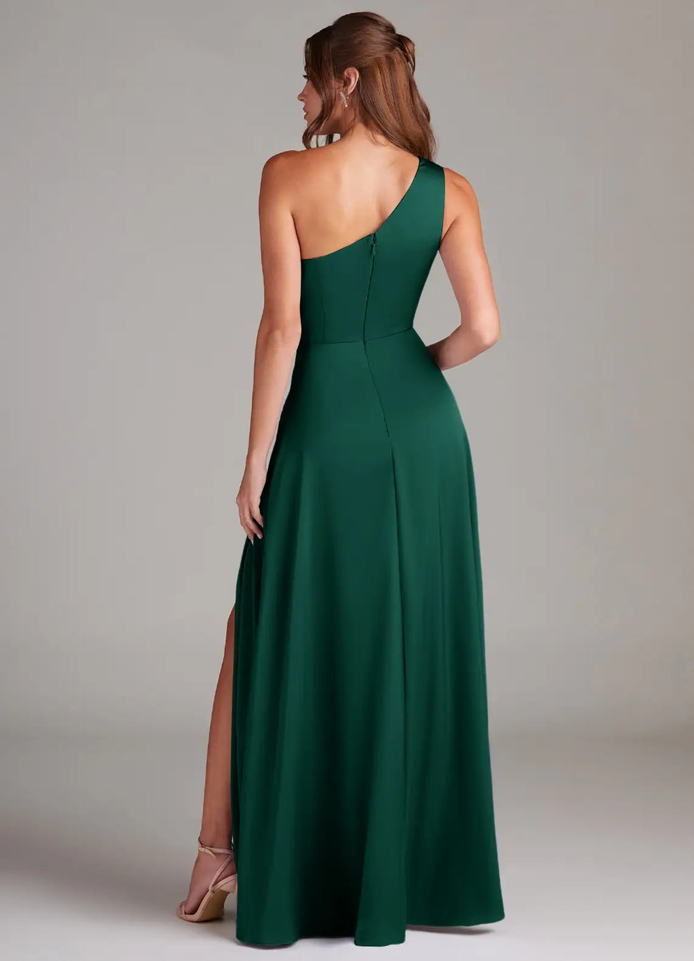 Asymmetrisches Brautjungfernkleid aus Satin