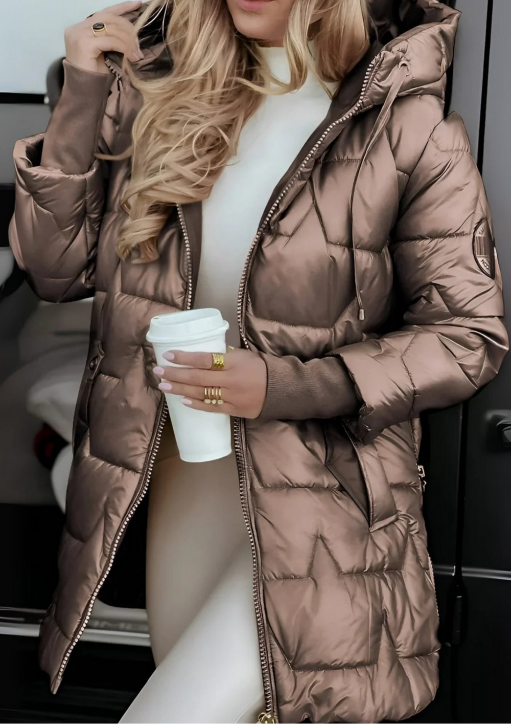 Lira Eleganter Wintermantel mit Kapuze und Wattierung | Kupfer