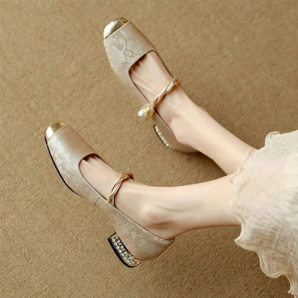 Elva Pumps mit Perlen-Detail | Beige