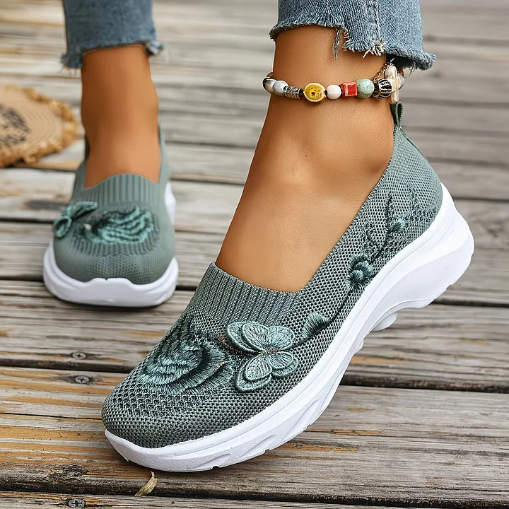 Leetha – Halbschuh Mit Schmetterlingsstickerei