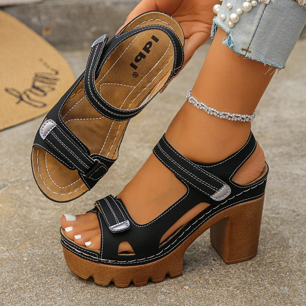 Bellatrix™ Plateau-Sandalen Mit Blockabsatz und Verstellbaren Riemen