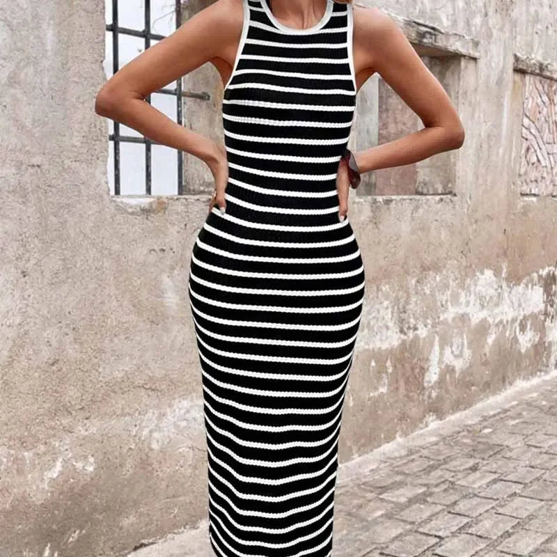 Sorella™ Kleid mit Zeitlosen Streifen und Seitlichem Schlitz