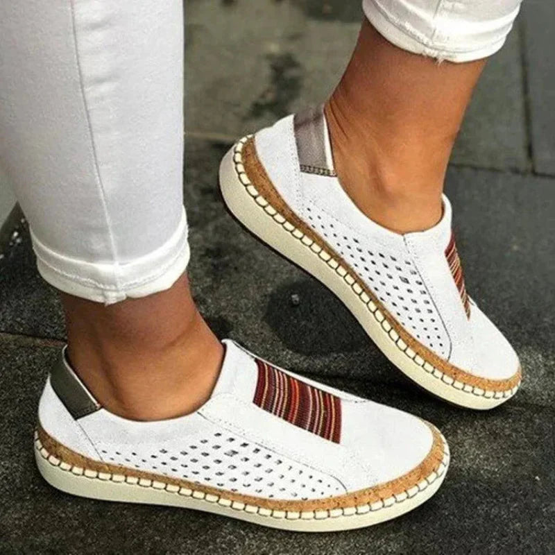 Mateo - Slipper mit Perforierungen