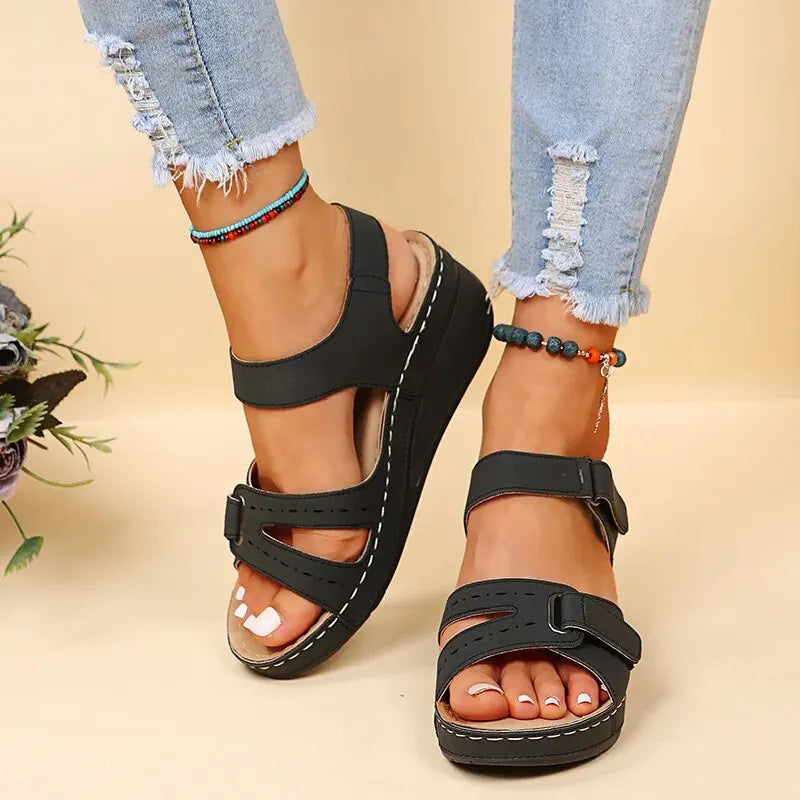 Mia - Keilsandalen mit Klettverschluss