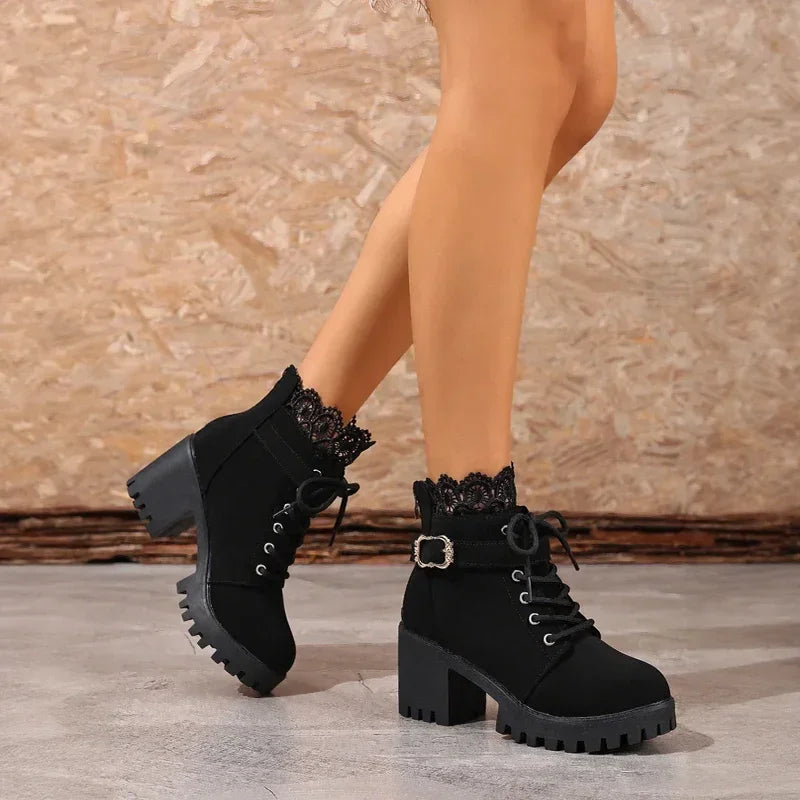 Victoria Urban™ Stiefel mit Eleganter Schnürung und britischem Design