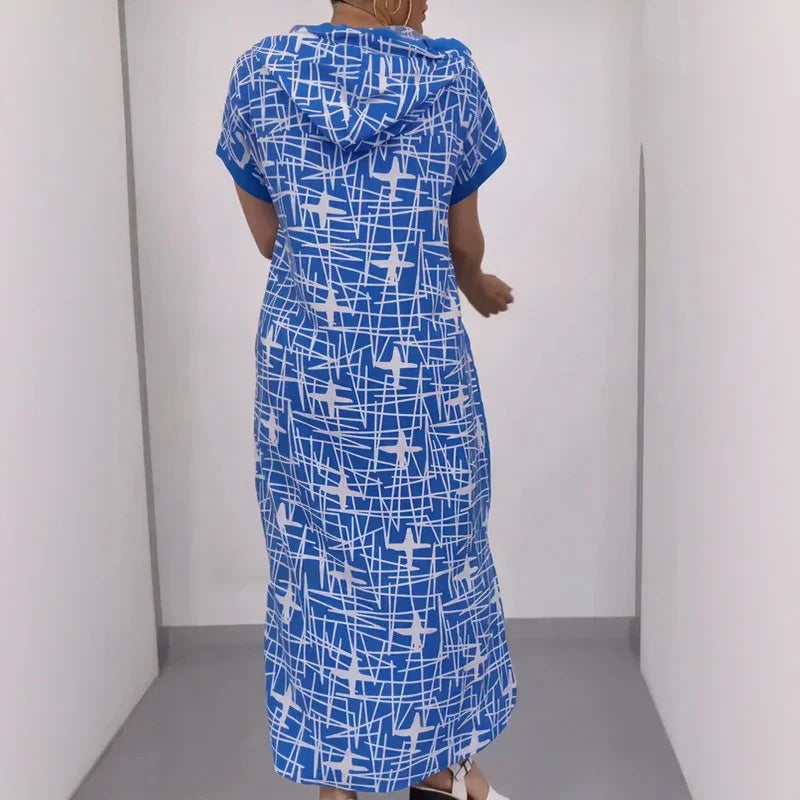 Lidia™ Kleid mit Kapuze und zeitgenössischem Signature-Print