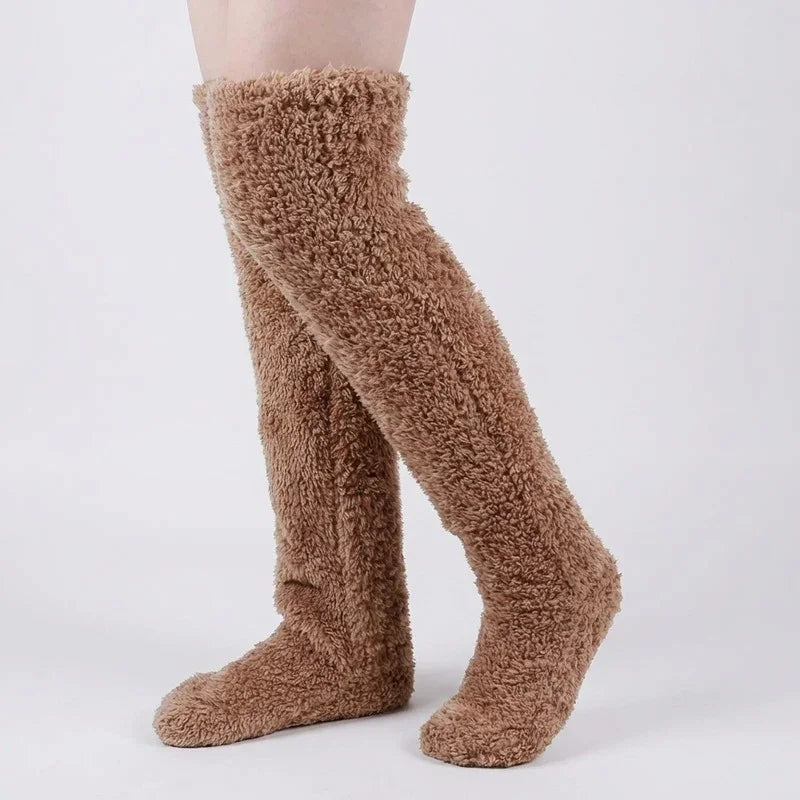 (KAUF 1, ERHALTE 2 GRATIS) Veloura™ Premium Kuschelsocken aus Weichem Plüschstoff