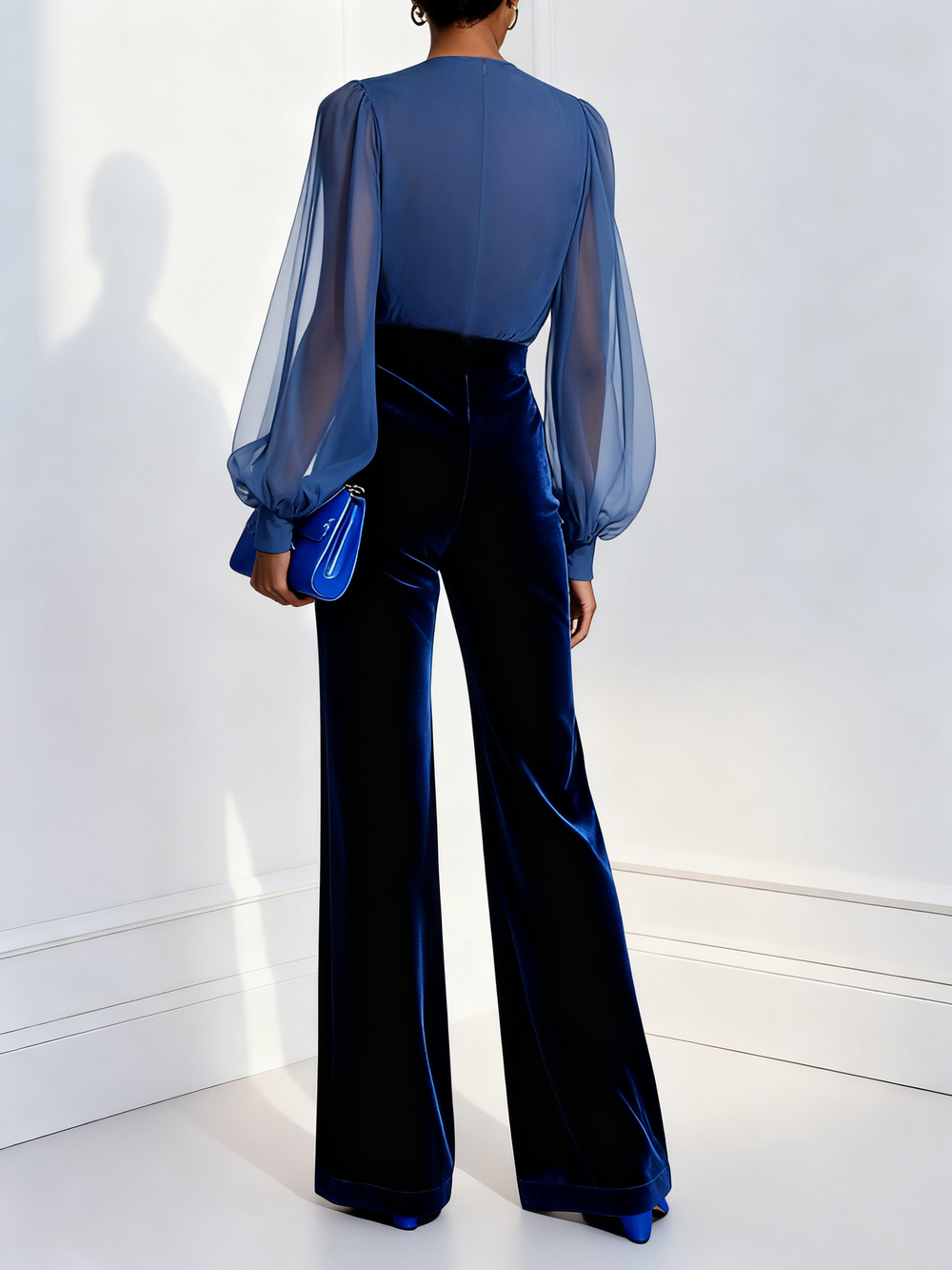 Damen-Jumpsuit aus Samt mit Mesh-Einsätzen und V-Ausschnitt