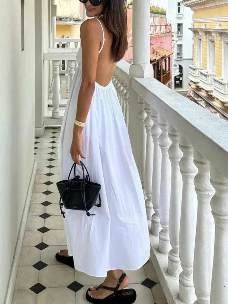Alba – rückenfreies maxikleid mit spaghetti-trägern, v-ausschnitt und weitem rock
