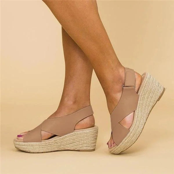 Zadie - lässige Plateausandalen mit überkreuzten Riemen