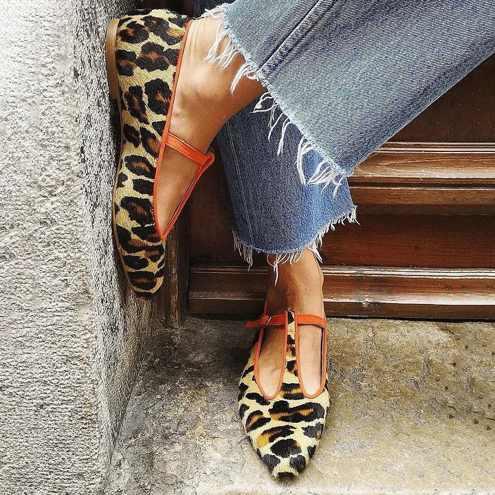 Elfriede | Damen Leopard-Print Spitzschuh T-Riemen Ballerinas Linen-Look