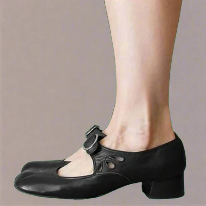Damen Mary-Jane Schuhe mit Schnallenriemen und Ausschnitten