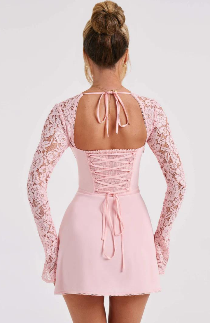 Damen Minikleid mit langen Spitzenärmeln und strukturiertem Brustbereich