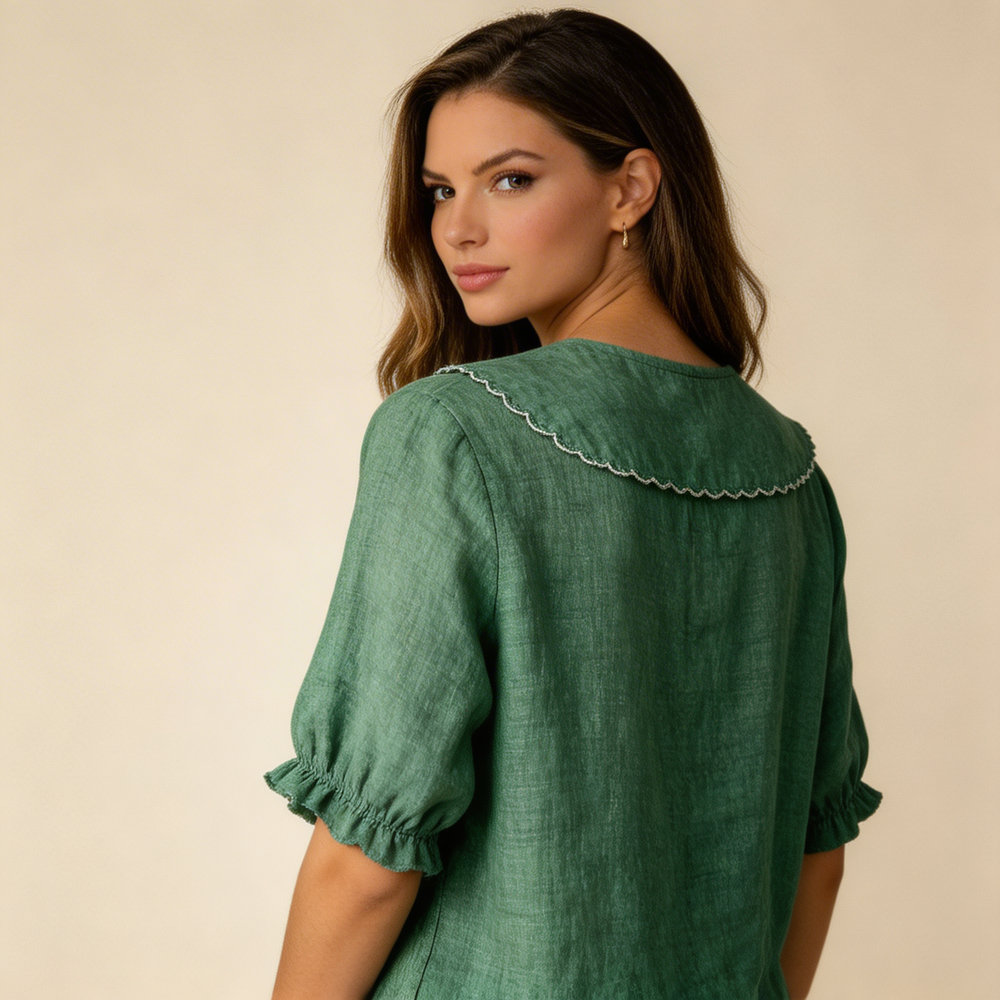 Damenbluse mit Knopfleiste und Rundkragen