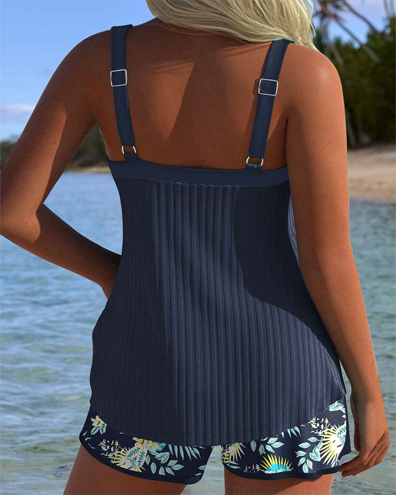 Julie | Gestreifter Tankini mit Zweiteiligem Strandshort