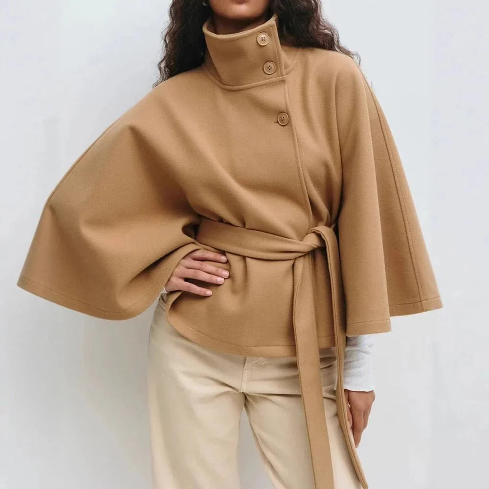 Eleganter Cape-Mantel mit Gürtel