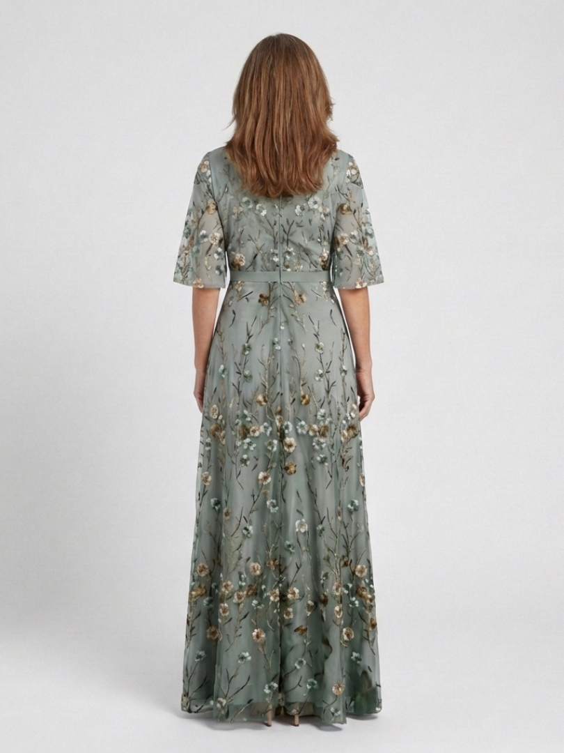 Evadne | Besticktes V-Ausschnitt Maxikleid
