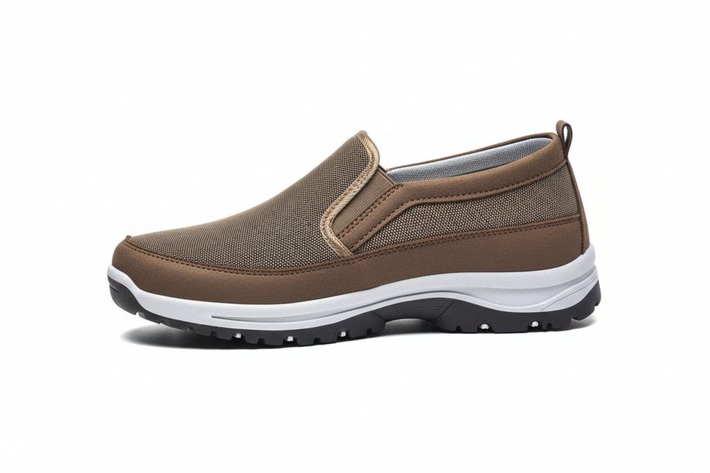 Herren Slipper mit Mesh-Oberfläche und Panelstruktur