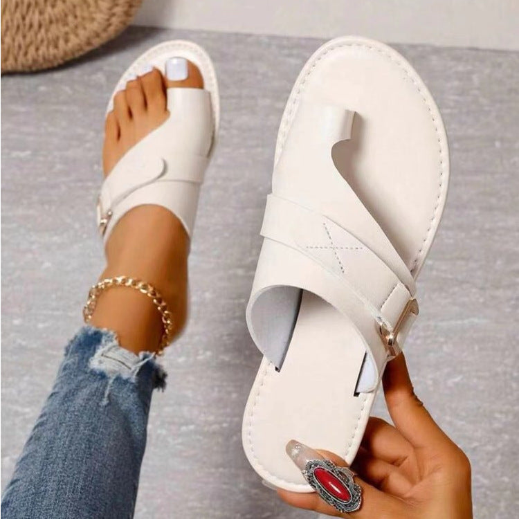 Mia | Chic geschnittene Sandale für stilbewusste Damen